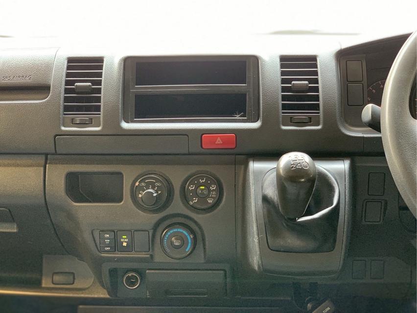 รหัสรถ PJP5948 2014 TOYOTA HIACE 3.0 GL M/T 7