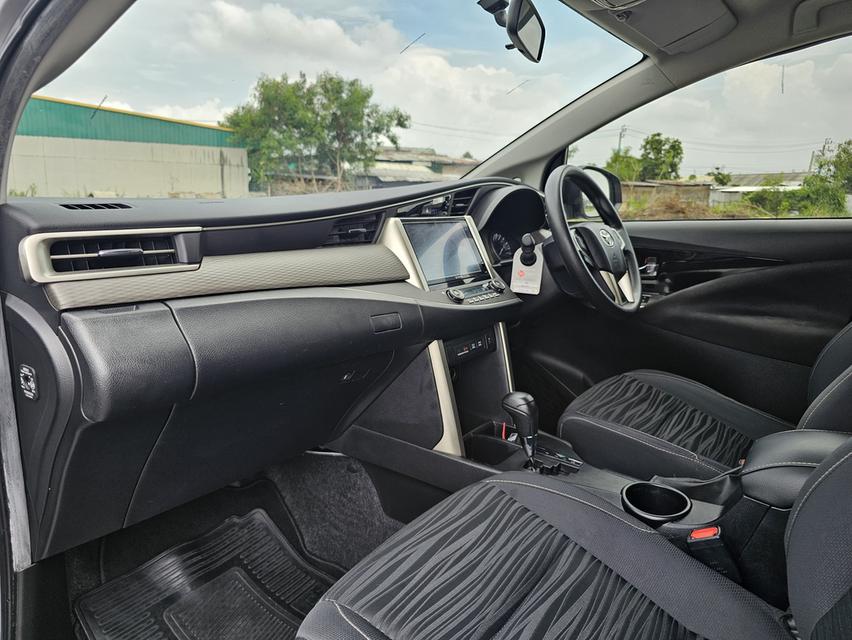 Toyota Innova 2.8 entry mnc 16