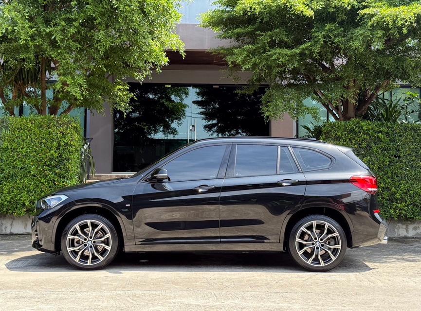 2022 BMW X1 20D MSPORT LCI รถมือเดียวออกป้ายแดง รถวิ่งน้อย เข้าศูนย์ทุกระยะ ไม่เคยมีอุบัติเหตุครับ