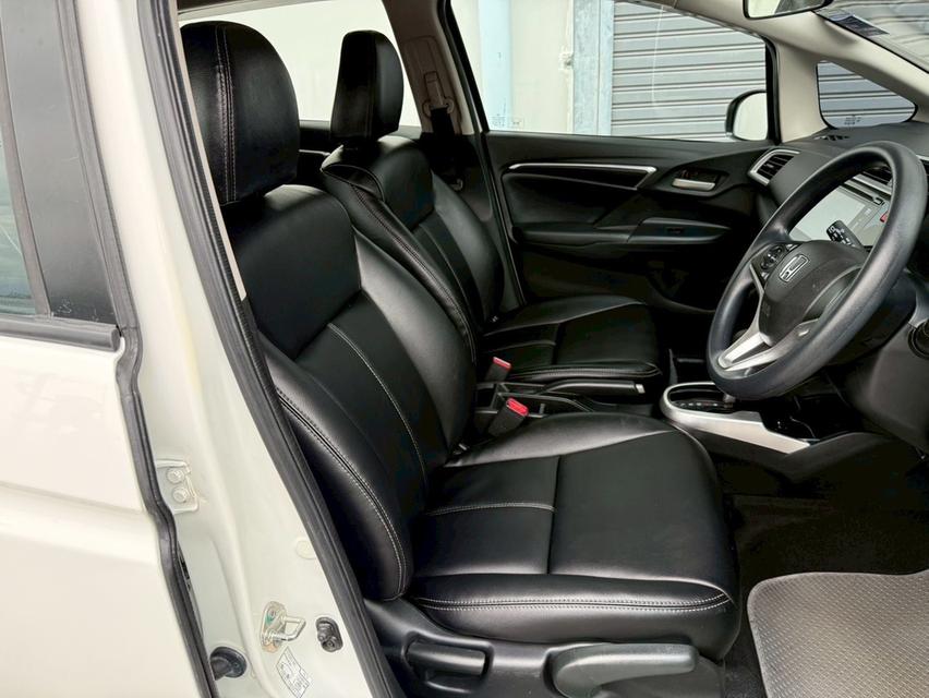 HONDA JAZZ 1.5V+ i-VTEC 2016 สีขาว 11