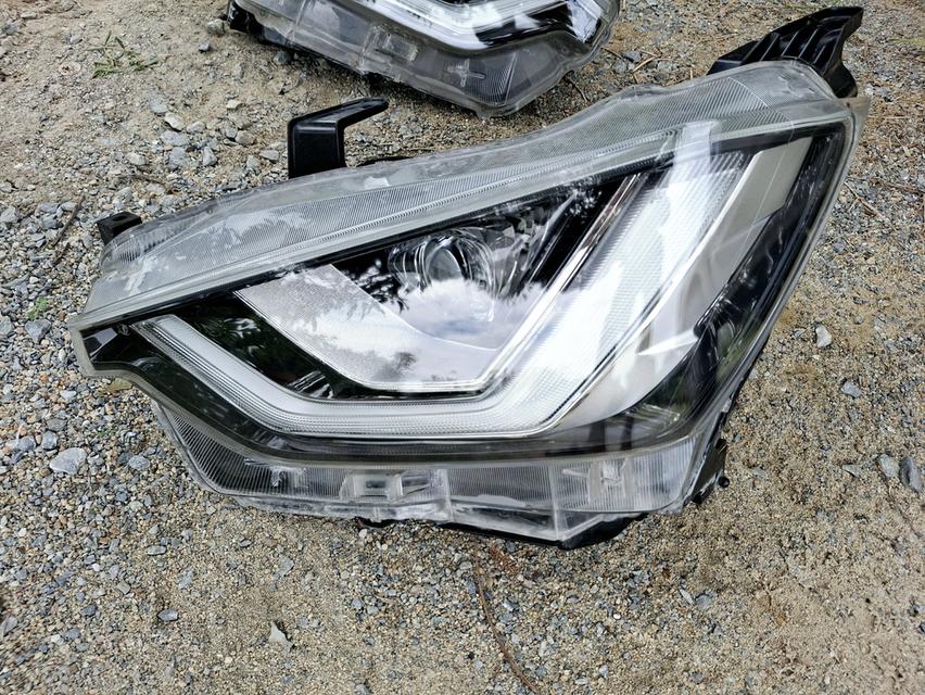 ไฟหน้าLDA แท้ ใส่ปี20-23 สภาพสวย ขายึดครบ 3