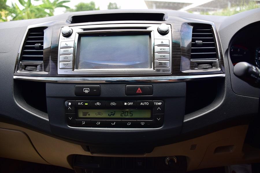 #รถครอบครัว ฟรีดาวน์ # TOYOTA FORTURNER 2.5V เกียร์ออโต้ พ.มัลติฟังชั่นส์ แอร์ดิจิต๊อล เบาะหนังไฟฟ้า ยางใหม่กิ๊ฟกล้องหลัง โทร0957401229 ไอดีไลน์ UTBP
