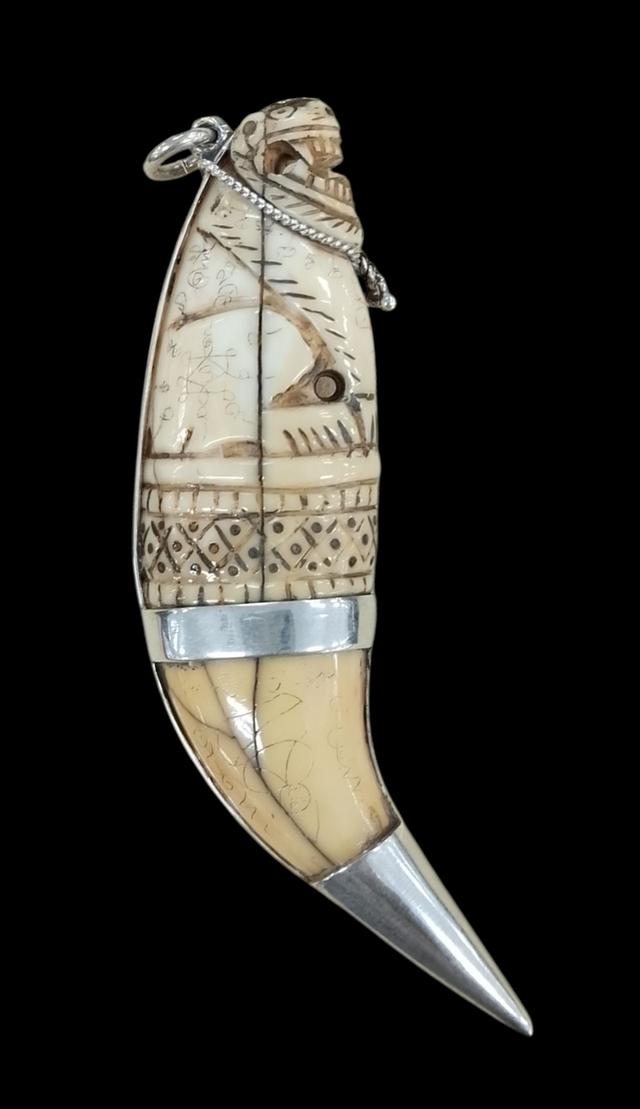 เขี้ยวหลวงพ่อนกวัดสังกะสีเก่าเก็บสภาพสวย 2