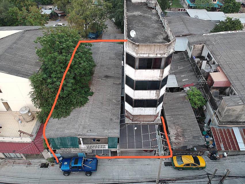 ขายตึก 5 ชั้น  ที่ดินรวมทั้งหมด  100 ตร.วา ซ.เสือใหญ่อุทิศ (รัขดา36แยก3) 1