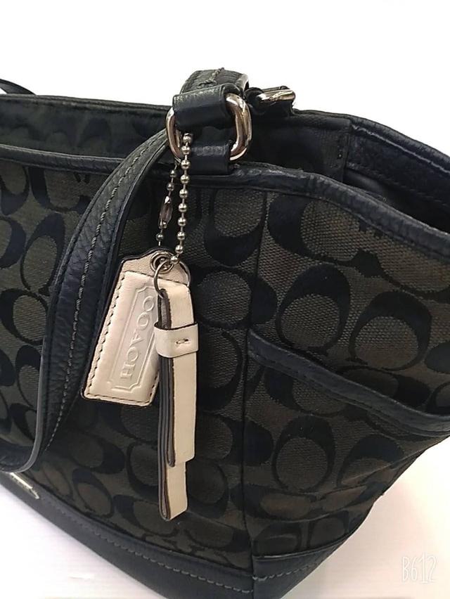 กระเป๋าสะพาย Coach ของแท้ 100% สีดำ 4