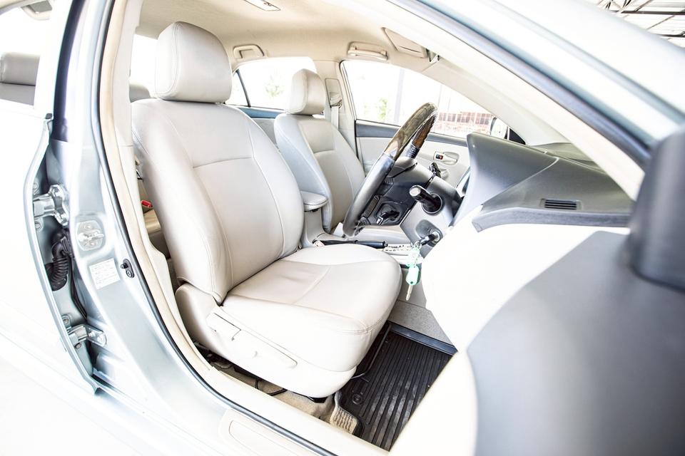 Toyota Altis 1.6E CNG ปี 2010 สี เทา  11