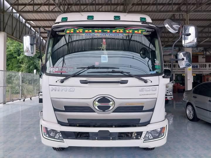 Hino Dominator  FC9J  4