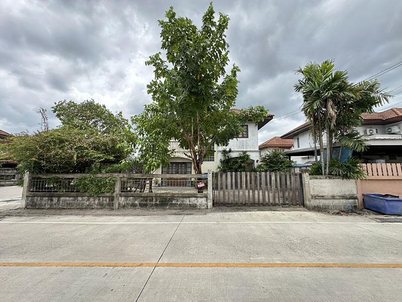 ขายบ้านพร้อมที่ดิน  หมู่บ้าน บ้านบัวทอง  ถนนเลียบคลองบางไผ่ 4