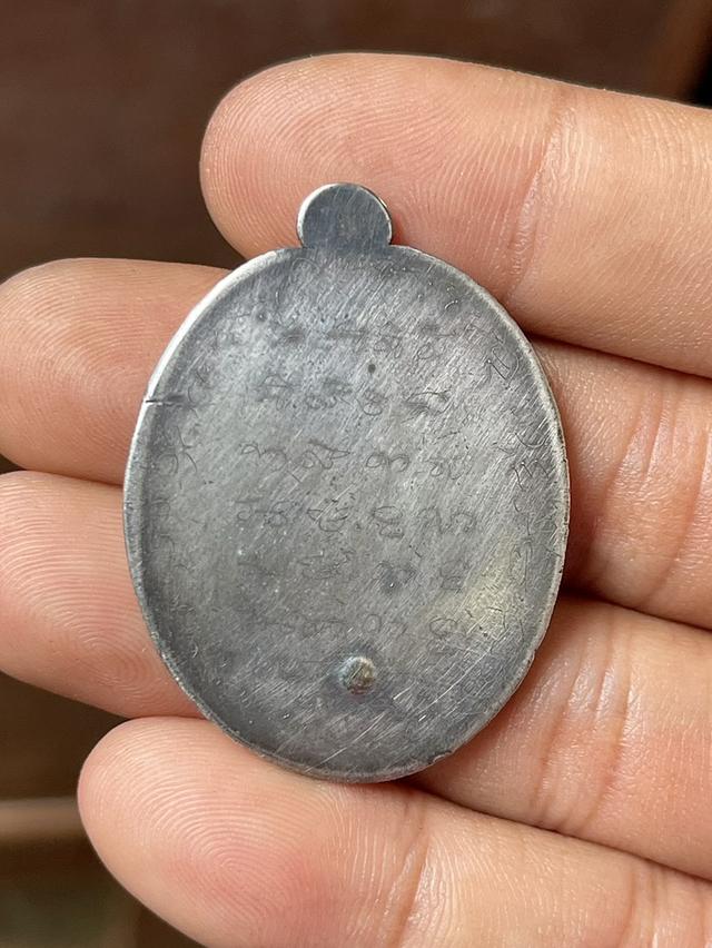 หลวงพ่อคูณ รุ่นสร้างบารมี ปี19 เนื้อเงิน ไม่ตัดปีก หลังเรียบ 6