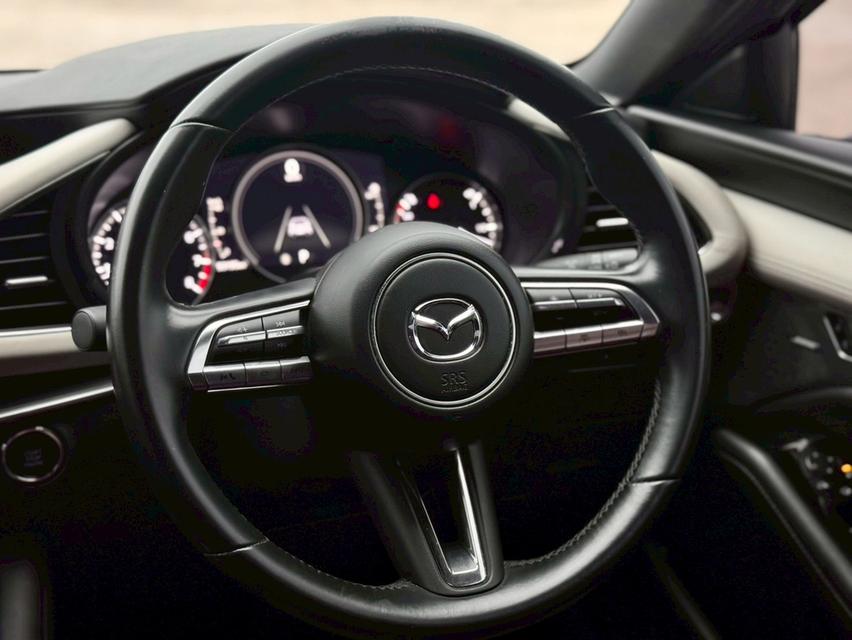 MAZDA 3 SKYACTIVE Hatch 5dr  100th TOP  Sports SA 6sp FWD 2.0i Y2021 สีขาว  เกียรออโต้  13