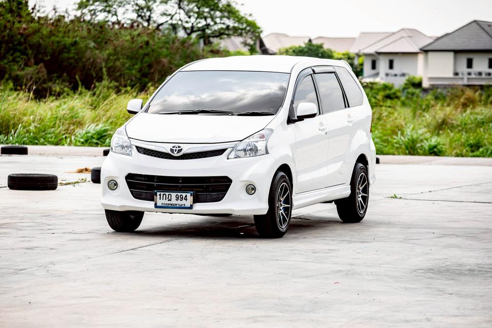 Toyota Avanza 1.5S ปี 2013 Auto สีขาว สภาพดี รูปที่ 2