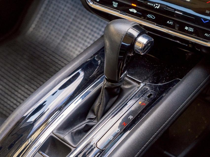 รหัสรถ 12AT5994 HONDA HR-V 1.8 EL Sunroof | ปีจด : 2016 11