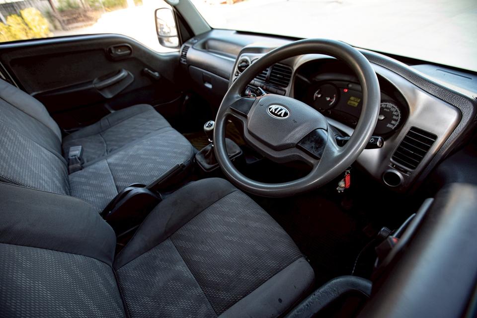 Kia K2500 ปี 2013 เครื่อง 2,500 CC ดีเซล 12