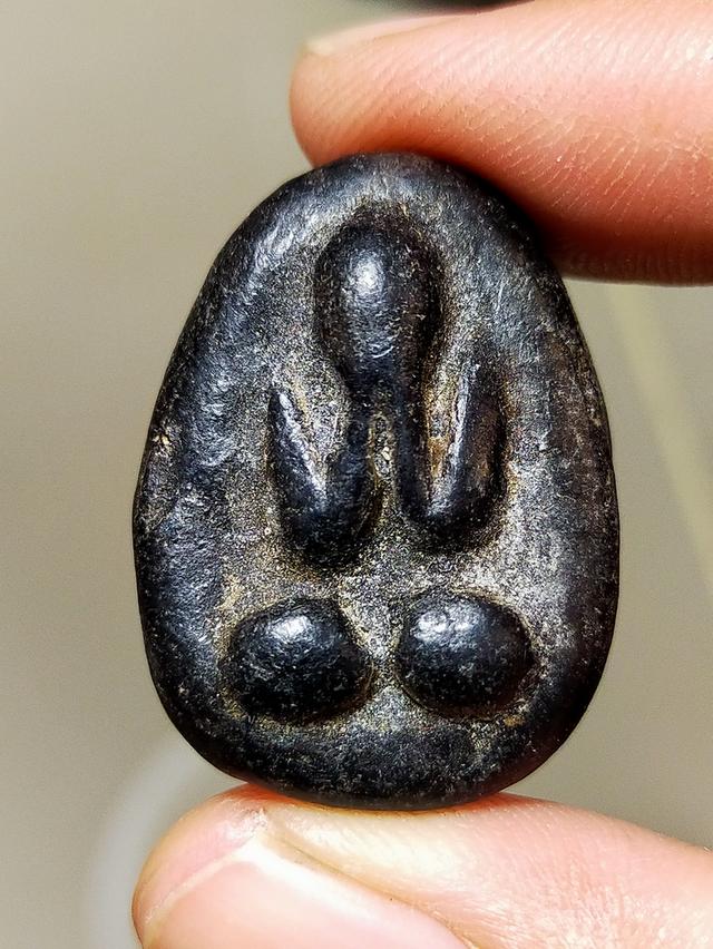 พระปิดตาคลุกรักเก่าๆ