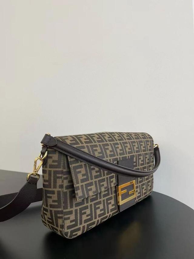 กระเป๋า Fendi สภาพนางฟ้า 3