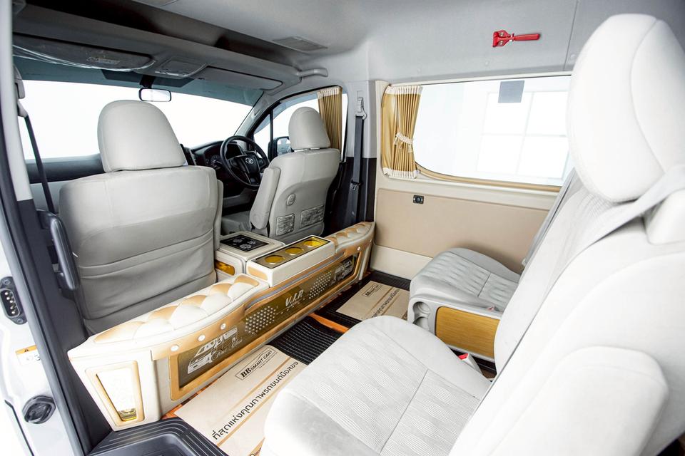 TOYOTA COMMUTER 2.8 รถตู้หน้า 9