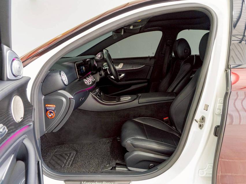 Mercedes-Benz E300e Plug-in Hybrid AMG 2021 จด 2023 13
