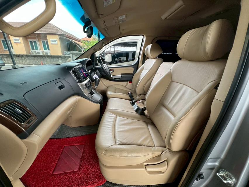 ปี 2018 HYUNDAI H1, DELUXE โฉม ปี18-ปัจจุบันสีเทา เกียร์ออโต้ เครื่องดีเซล มือเดียวป้ายแดง 9