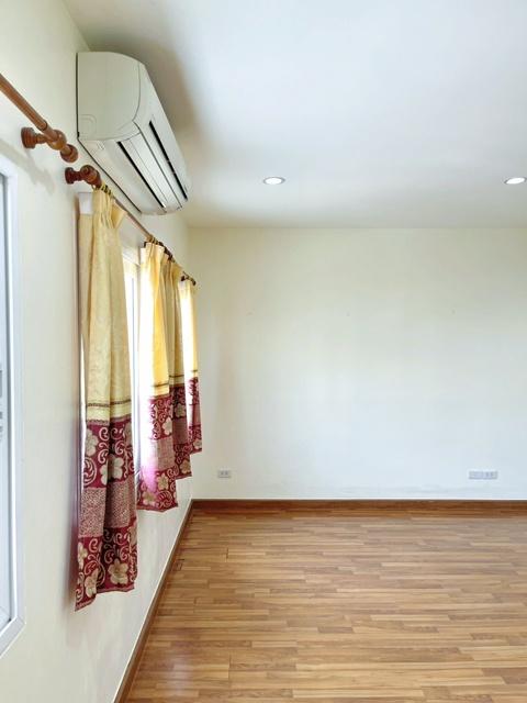 ให้เช่าบ้านทาวน์เฮ้าส์ 2 ชั้นด่วน! MRTรามอินทรา40 1.4กม.3นอน นวลจันทร์ แบตมินตัน ฟุตบอลคลับ 100ม. 2น้ำ 22ตร.วา.172 ตร.ม. 5