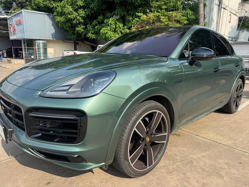 รหัสรถ KPV53 2023 Cayenne Coupe Platinum Edition
