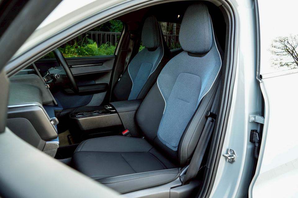 รหัสรถ CBL7000 VOLVO EX30 Core Extended Range AT 2025 รูปที่ 11