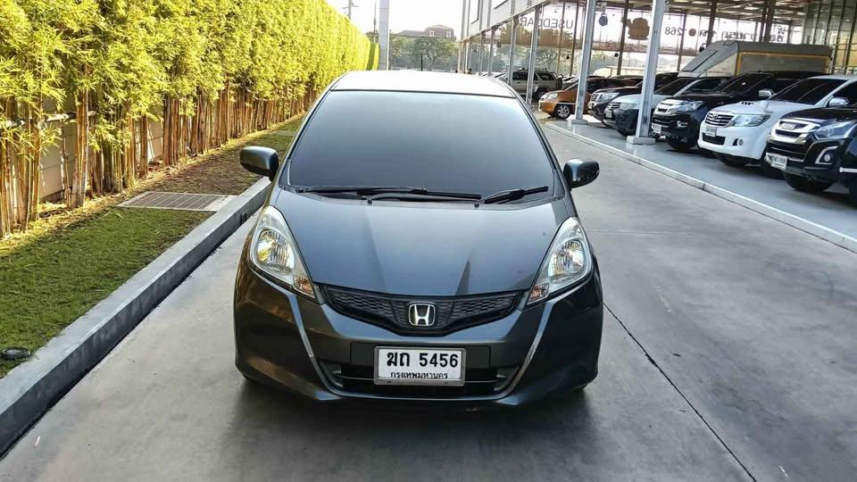 Honda Jazz รถบ้านมือเดียว