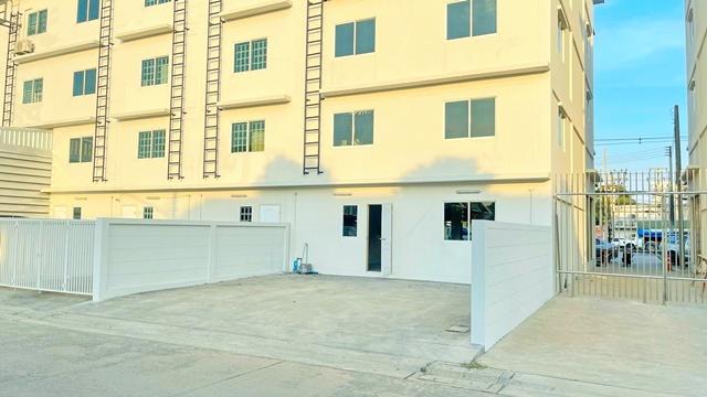 ใกล้ ตลาดชัชวาล คลอง7อาคารพาณิชย์ 2 คูหา 3.5 ชั้น ชุมชนคลอง 7 2 นอน 2 น้ำ 800ม.ขนาด 48 ตร.ว. 590ตร.ม. ห้องหัวมุม ลำลูกกา 2