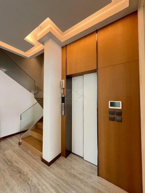 ขาย  ให้เช่าบ้านหรู 3 ชั้น มีลิฟต์ในบ้าน 4 ห้องนอน โครงการ VIVE เอกมัย-รามอินทรา ซอยโยธินพัฒนา 3 เลียบด่วน 4