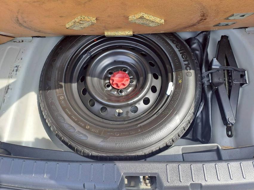 TOYOTA ALTIS 1.6 E CNG โรงงาน ปี2011 สีเทา รถมือเดียวจากป้ายแดง เข้าศูนย์ตลอด 14