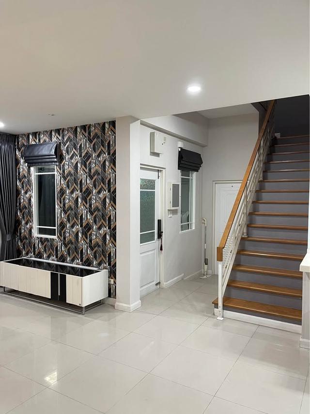 หมู่บ้านมัณฑนา ( ซ.กรุงเทพกรีฑา 7 หรือเข้าทางรามคำแหง 60) ให้เช่า 50,000 17