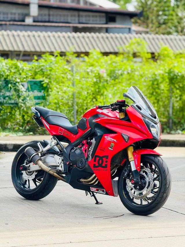 Honda cbr650สีแดง 2