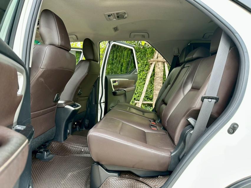Toyota Fortuner 2.4 Top Sigma4 ดีเซล 4WD Auto ปี 2018 สีขาว เจ้าของดูแลอย่างดี สภาพป้ายแดง  15