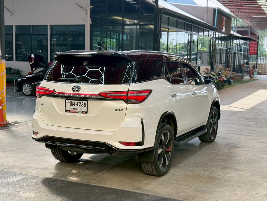 TOYOTA FORTUNER 2.8 V 4WD ปี 2016 รูปที่ 4