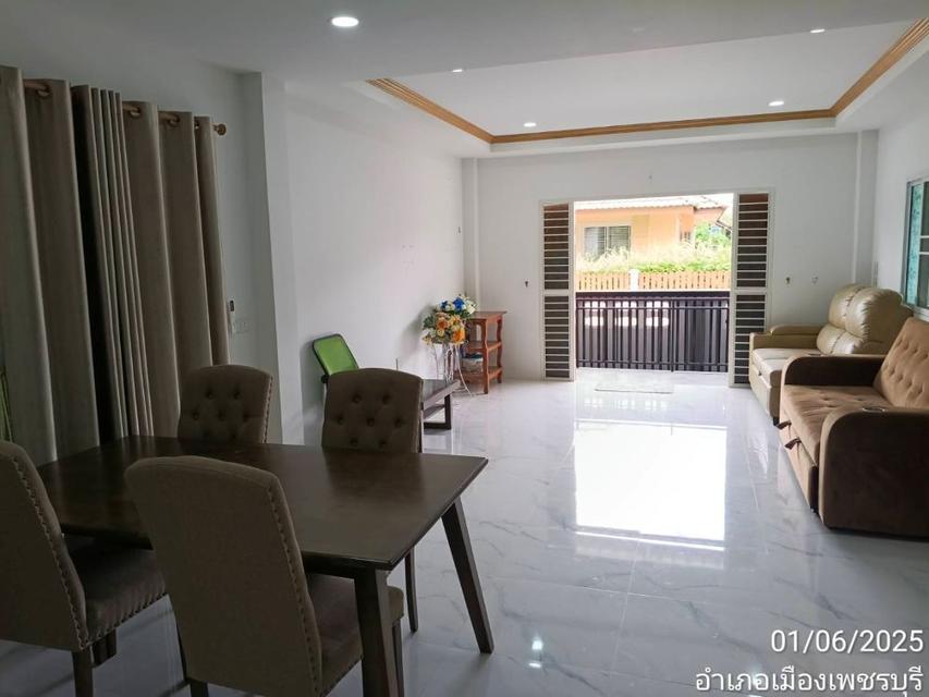 ขายบ้านเดี่ยว 2 ชั้น หมู่บ้านเทพพานิช ซอยพิเศษ เฟอร์นิเจอร์ครบ พร้อมเข้าอยู่ เมืองเพชรบุรี ใกล้ม.ราชภัฏเพชรบุรี 4