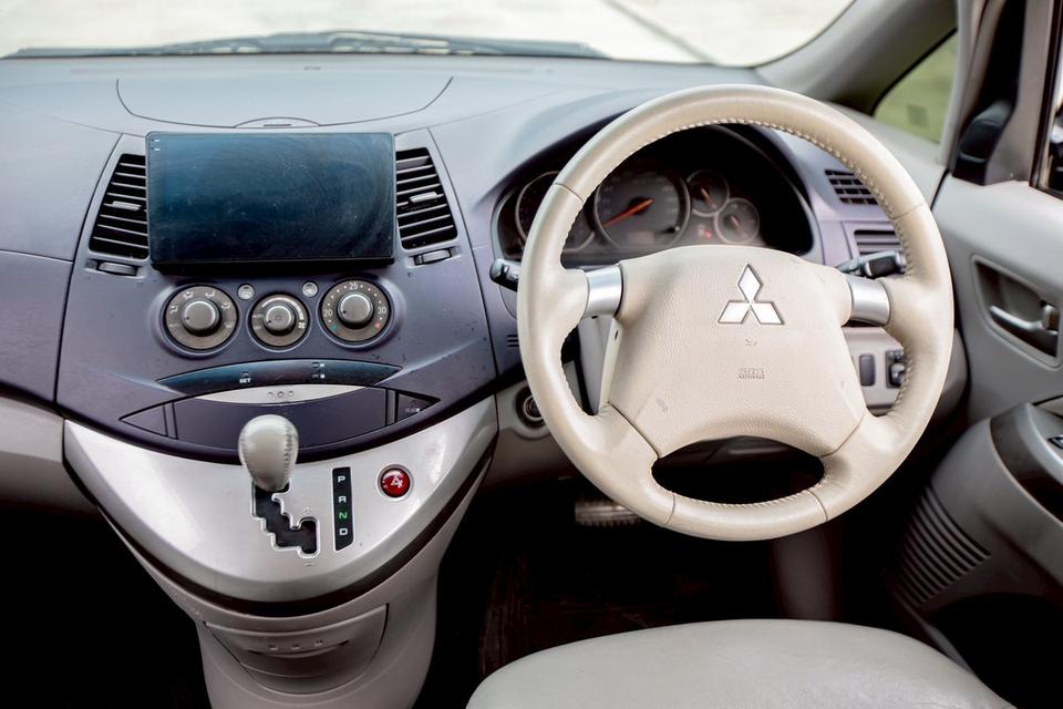 Mitsubishi Space Wagon 2.4GT ปี 2005 สีดำ  14