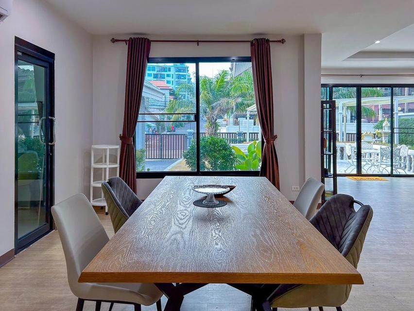 พูลวิลล่าพัทยา 4 ห้องนอน มีสระส่วนตัว เดินถึงหาด 3 นาที แถมรับสัตว์เลี้ยง 🐶 Private Luxury พักได้ 10 ท่าน +++ ลดแรงมาก 4