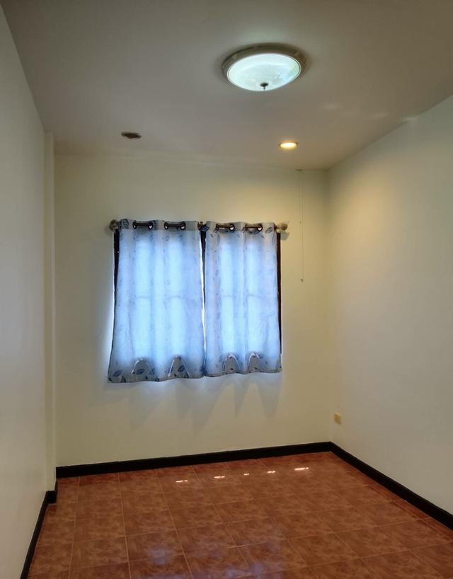 #บ้านนี้อยู่แล้วรวย (money)# #ปรับปรุงใหม่ไฉไลกว่าเดิม..เหมือนได้อยู่บ้านใหม่🏠 ให้เช่า ทาวเฮ้าส์ 2 ชั้น หมู่บ้านรื่นฤดี ซ.รามคำแหง180 **ง 16