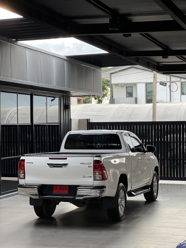 Toyota Hilux Revo 2.4 E 10