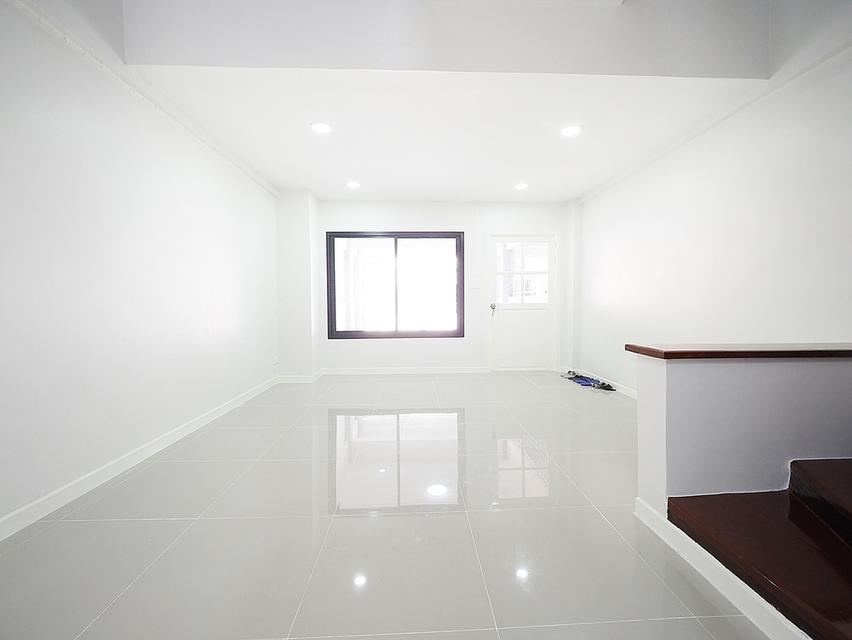 ขายทาวน์เฮ้าส์ 3 ชั้น ม.บัวทองธานี ขนาด 16 ตรว. 3นอน 3น้ำ [บางใหญ่-กาญจนาภิเษก] ขาย 1.65ล้าน 4