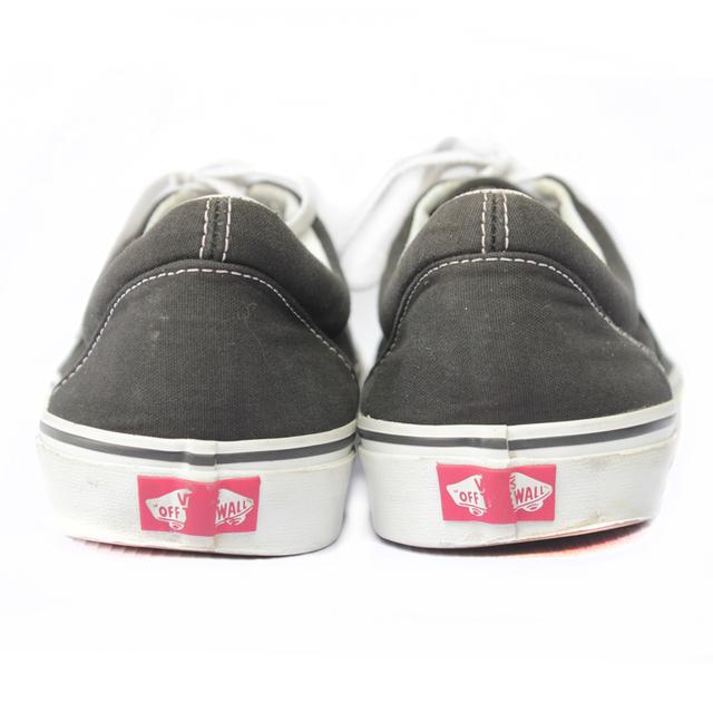 VANS รองเท้าผ้าใบมือสอง สีดำ สภาพเหมือนใหม่ เบอร์ใหญ่ จัดส่งฟรี! เก็บปลายทาง