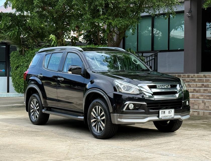 2019 ISUZU MUX 1.9 DVD NAVI รุ่น TOP สุด รถมือเดียวออกป้ายแดง รถวิ่งน้อย เข้าศูนย์ทุกระยะ รถไม่เคยมีอุบัติเหตุครับ