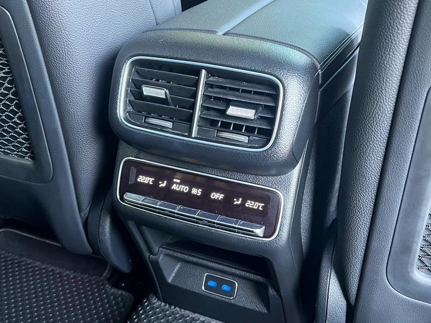 Mercedes-Benz GLE300d AMG 4MATIC Dynamic Facelift 2023 จด 2025 สีดำ มี MBSP หมด 16122028 รูปที่ 14
