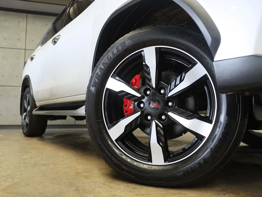 2020 Toyota FORTUNER 2.8 (ปี 15-25) TRD Sportivo SUV AT รูปที่ 4