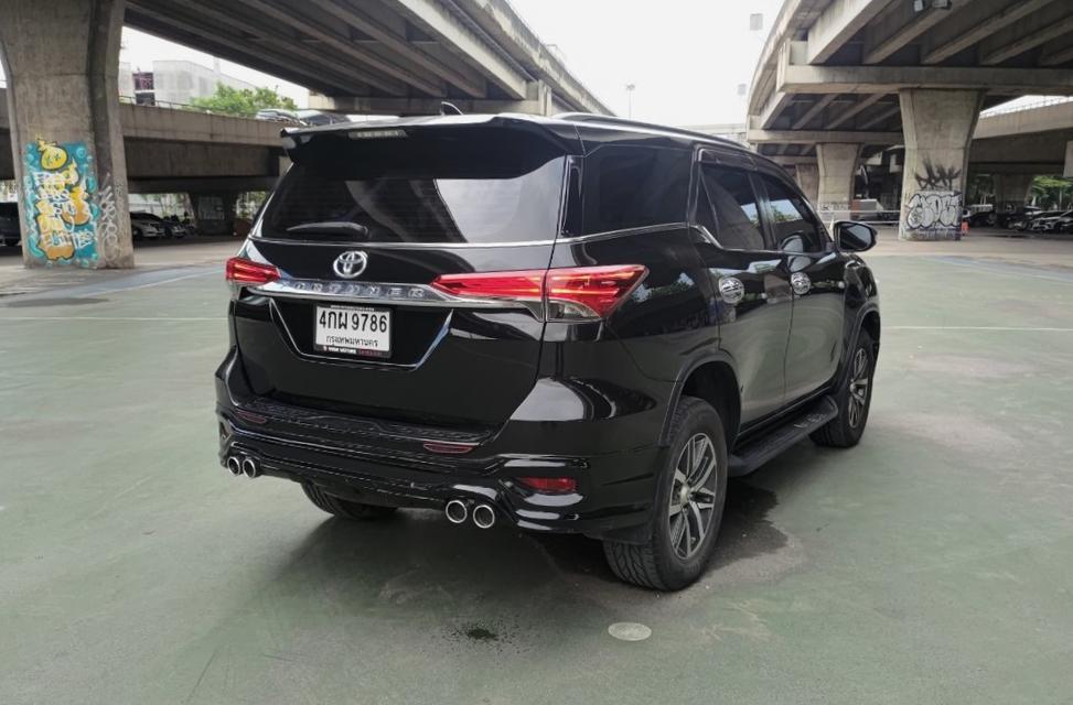 Toyota Fortuner 2.7 V Auto ปี 2016 4