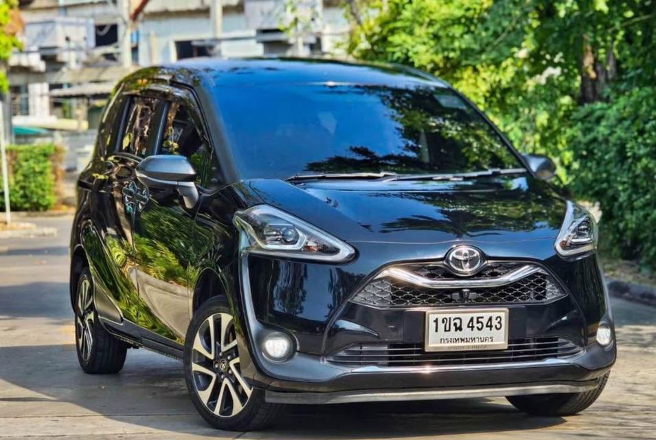 Toyota Sienta รถมือสองสภาพดี 3