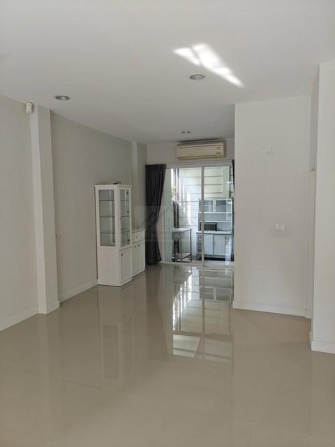 ให้เช่า ขาย ทาวน์โฮม 3 ชั้น บ้านกลางเมือง ลาดพร้าว 71 นาคนิวาส 34 Banklangmueng Ladprao 7