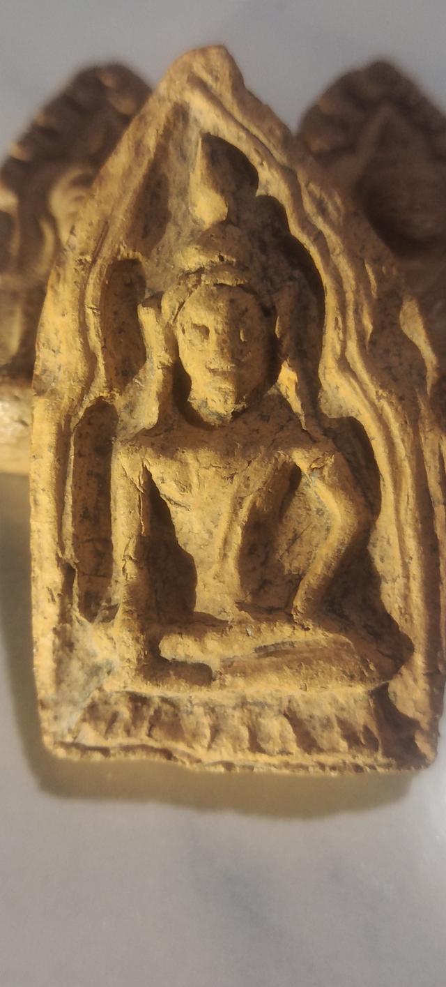 พระกรุบ้านกร่างขุนแผนพิมพ์ซุ้มเหลือบ