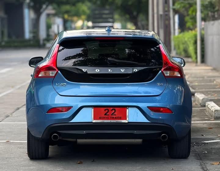 Volvo V40 สีน้ำเงินสวย 2