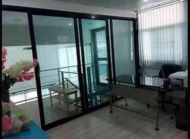 ให้เช่าบ้านเดี่ยว 2 ชั้น 57 ตร.ว. ย่านลาดพร้าว เลียบด่วน ใกล้ MRT ลาดพร้าว83