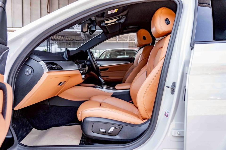 รหัสรถ NP8751 รุ่นรถ : BMW 520D M SPORTปีรถ : 2019 รูปที่ 16